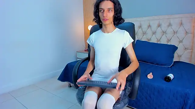 Hxxyro online show from 03-13-26, 01:38