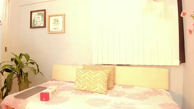 Snapshot of Amber_Novoa chatting on 02-25-26, 12:27 Amber Novoa online show from 02-25-26, 12:27