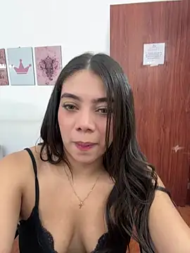 Snapshot of Luna_rousse26 chatting on 05-11-26, 01:01 Luna rousse26 online show from 05-11-26, 01:01