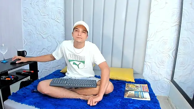 Snapshot of bad_boy_cum_ chatting on 02-18-26, 03:59 bad boy cum online show from 02-18-26, 03:59