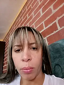 Snapshot of kiki_milu chatting on 05-02-26, 02:11 kiki milu online show from 05-02-26, 02:11