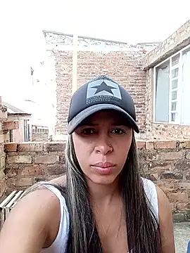 Snapshot of kiki_milu chatting on 04-30-26, 08:57 kiki milu online show from 04-30-26, 08:57