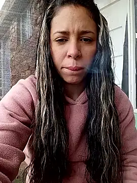 Snapshot of kiki_milu chatting on 04-22-26, 01:29 kiki milu online show from 04-22-26, 01:29
