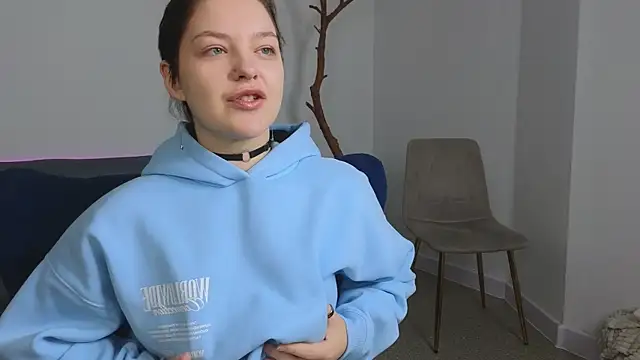 DeliaEffy online show from 03-24-26, 01:00