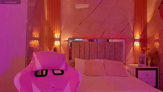 your whore Salome online show from 04-15-26, 07:07