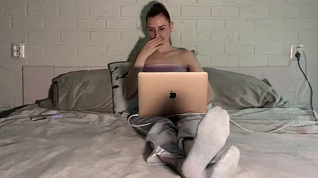 missmiroslava online show from 04-03-26, 10:11