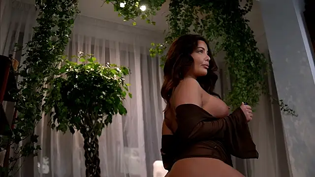 Snapshot of TheMaddisonShow_ chatting on 02-18-26, 03:37 TheMaddisonShow online show from 02-18-26, 03:37