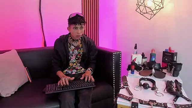 Maximoking26 online show from 06-20-26, 03:11
