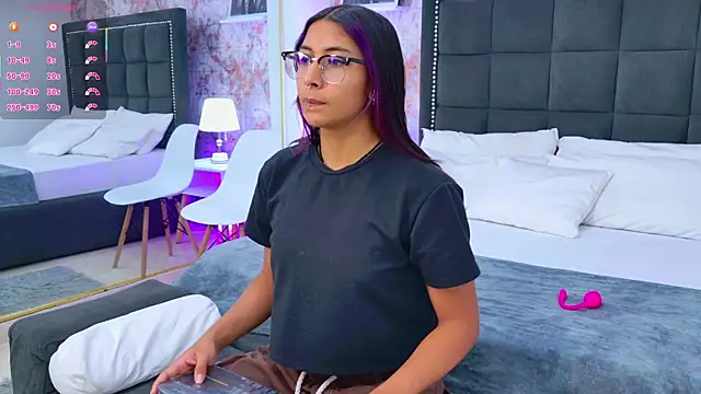 Raven Gloomy online show from 05-20-26, 12:35