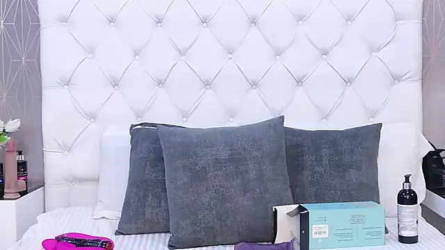 AntonellaEscudero online show from 05-10-26, 03:58
