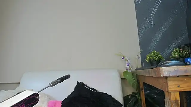 Snapshot of Jasmine_Starr_ chatting on 06-11-26, 12:32 Jasmine Starr online show from 06-11-26, 12:32