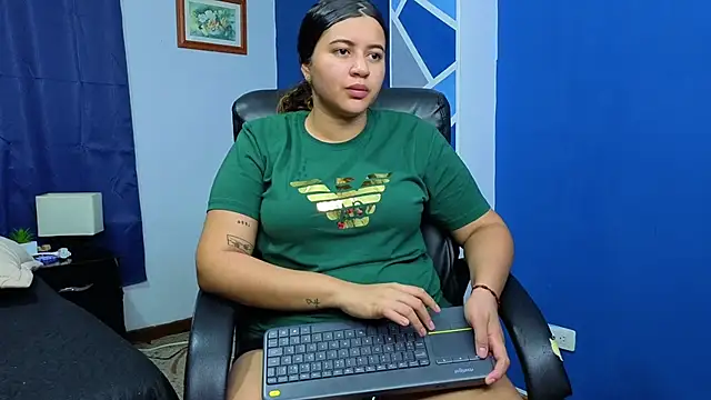 goodgirlxxl online show from 04-13-26, 11:09