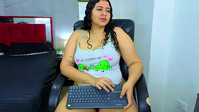 goodgirlxxl online show from 06-10-26, 01:07