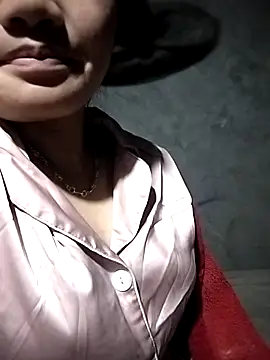 Snapshot of Baby_flower_1 chatting on 02-18-26, 01:40 Baby flower 1 online show from 02-18-26, 01:40