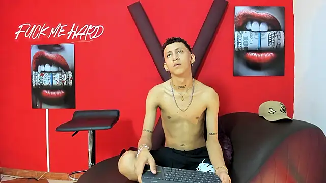 BOYS PLAY online show from 03-25-26, 07:19