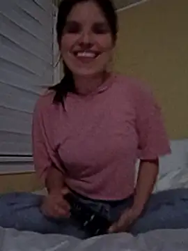 Snapshot of paradise2 chatting on 02-19-26, 12:40 paradise2 online show from 02-19-26, 12:40