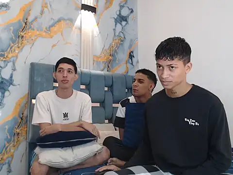 Snapshot of GOLD_BOYS chatting on 02-24-26, 01:12 GOLD BOYS online show from 02-24-26, 01:12