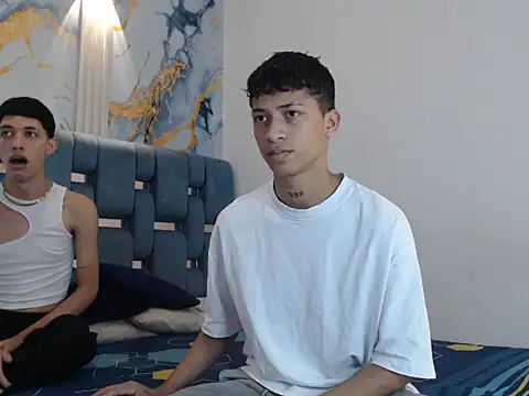 Snapshot of GOLD_BOYS chatting on 02-25-26, 01:22 GOLD BOYS online show from 02-25-26, 01:22