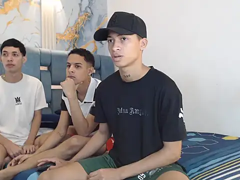 Snapshot of GOLD_BOYS chatting on 02-26-26, 01:22 GOLD BOYS online show from 02-26-26, 01:22