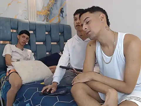 Snapshot of GOLD_BOYS chatting on 02-19-26, 01:19 GOLD BOYS online show from 02-19-26, 01:19