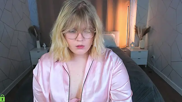 luna c0ra online show from 04-10-26, 01:12