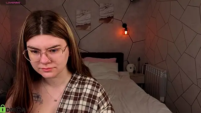 Snapshot of zoe_j0y chatting on 02-25-26, 01:39 zoe j0y online show from 02-25-26, 01:39