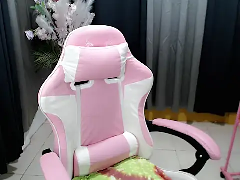 HoneyAfterDark  online show from 04-08-26, 02:02