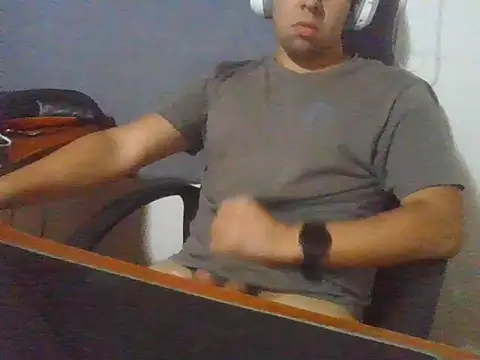 Snapshot of nene2309 chatting on 02-23-26, 04:58 nene2309 online show from 02-23-26, 04:58