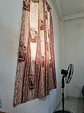 Queen Saara online show from 03-24-26, 04:34