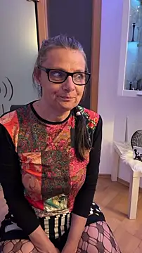 Dance Lady online show from 05-17-26, 07:58