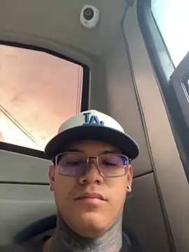 Snapshot of Maxtor_ chatting on 02-19-26, 10:40 Maxtor online show from 02-19-26, 10:40