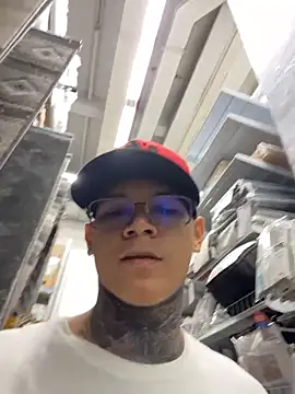 Snapshot of Maxtor_ chatting on 02-28-26, 11:26 Maxtor online show from 02-28-26, 11:26