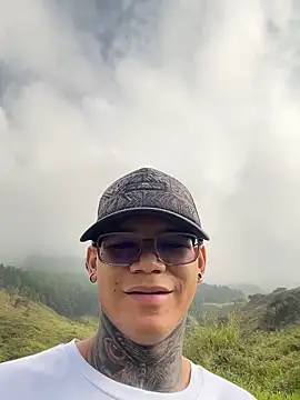 Snapshot of Maxtor_ chatting on 02-23-26, 01:23 Maxtor online show from 02-23-26, 01:23