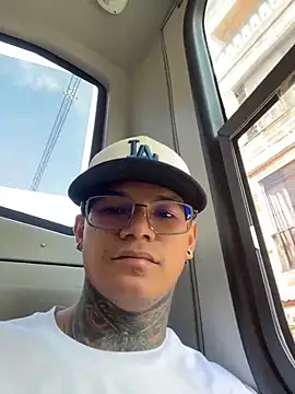 Snapshot of Maxtor_ chatting on 02-26-26, 02:17 Maxtor online show from 02-26-26, 02:17