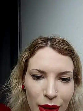 Snapshot of VinylKiss chatting on 02-26-26, 01:38 VinylKiss online show from 02-26-26, 01:38