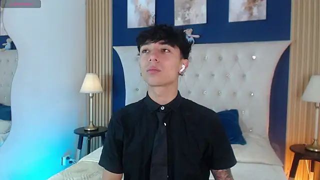 Aiden Rivers  online show from 06-18-26, 01:16