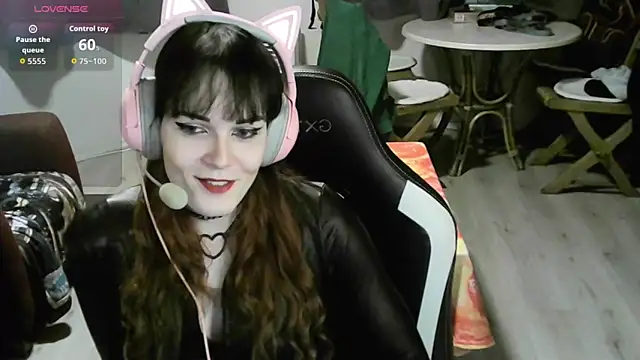 Snapshot of Samanteased chatting on 02-18-26, 05:31 Samanteased online show from 02-18-26, 05:31