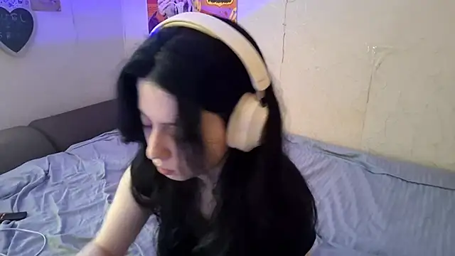 Snapshot of MindyMinty chatting on 03-31-26, 03:19 MindyMinty online show from 03-31-26, 03:19