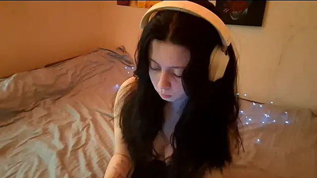 Snapshot of MindyMinty chatting on 03-04-26, 03:03 MindyMinty online show from 03-04-26, 03:03