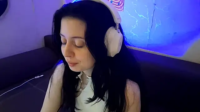 Snapshot of MindyMinty chatting on 03-10-26, 05:22 MindyMinty online show from 03-10-26, 05:22