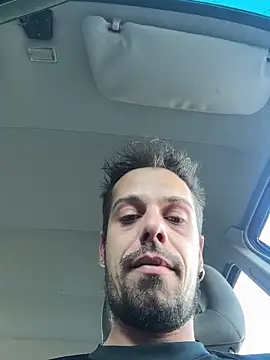 Snapshot of vieiratiago963 chatting on 05-17-26, 05:13 vieiratiago963 online show from 05-17-26, 05:13