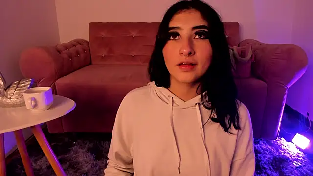 Snapshot of Kattengel_ chatting on 04-26-26, 04:21 Kattengel online show from 04-26-26, 04:21