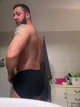 Snapshot of Tiziano94 chatting on 02-25-26, 10:04 Tiziano94 online show from 02-25-26, 10:04