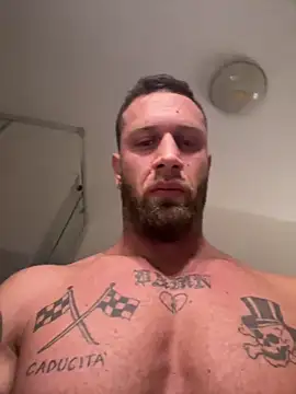 Snapshot of Tiziano94 chatting on 02-23-26, 11:22 Tiziano94 online show from 02-23-26, 11:22