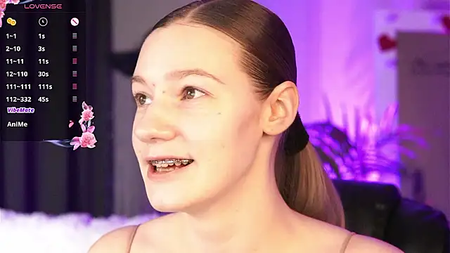 Snapshot of Vanessa__Lui chatting on 02-27-26, 03:23 Vanessa Lui online show from 02-27-26, 03:23