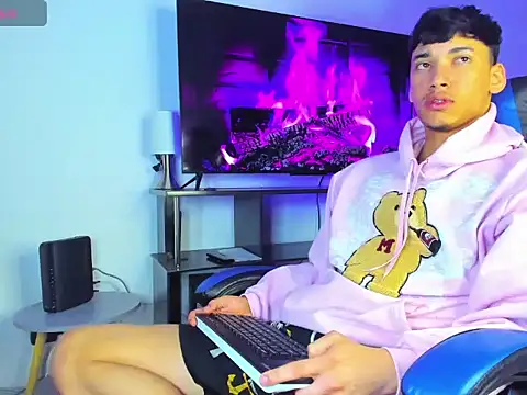 Lyam Russo online show from 03-30-26, 08:05