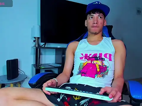 Lyam Russo online show from 04-07-26, 08:05