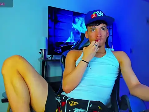 Lyam Russo online show from 03-25-26, 04:01