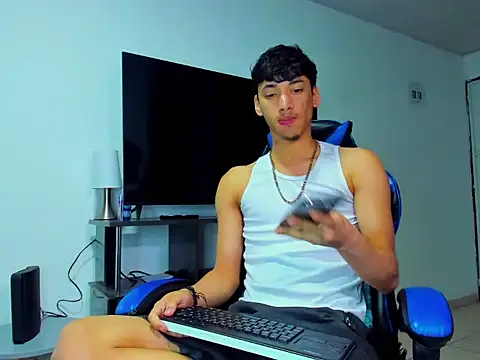 Lyam Russo online show from 05-12-26, 09:15
