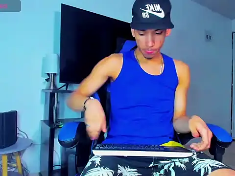 Lyam Russo online show from 04-09-26, 05:09